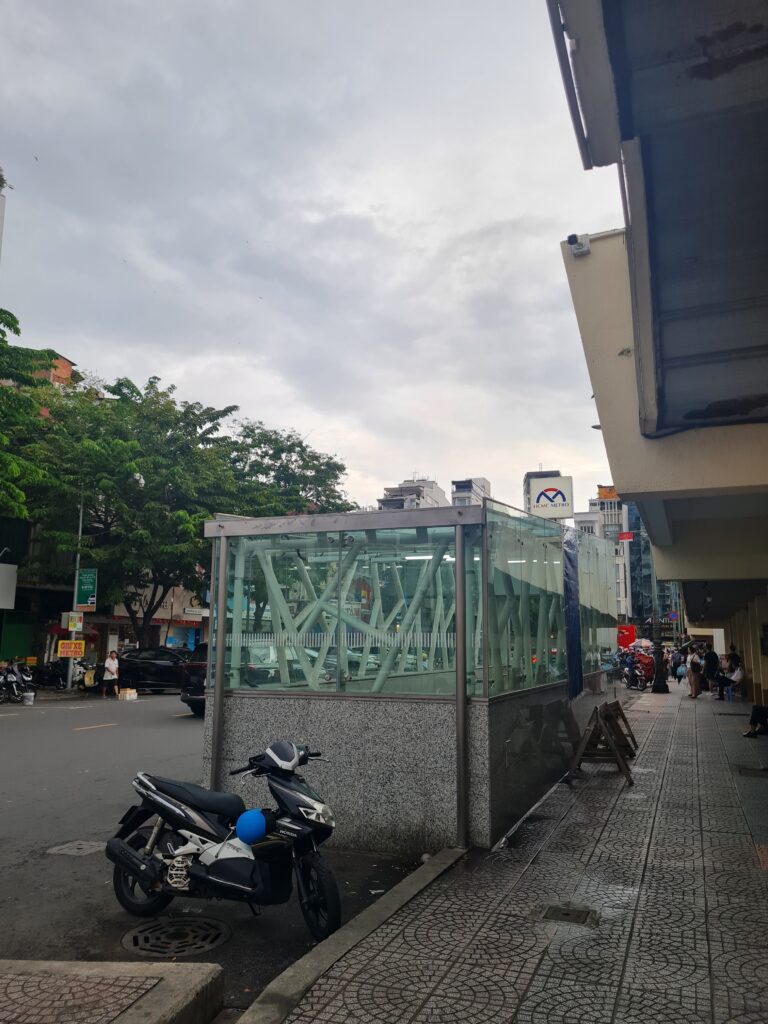 Cho Ben Thanh Metro Station