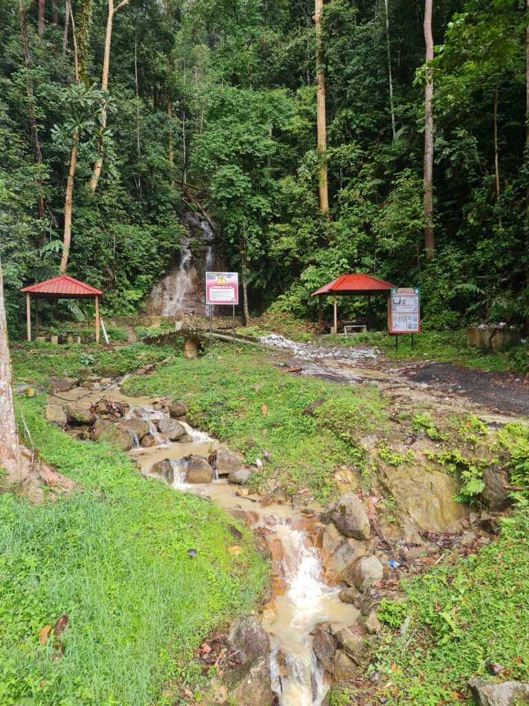 Semangkuk Waterfall Picnic Spot Selangor: Hidden Nature Escape Near Kuala Kubu Bharu