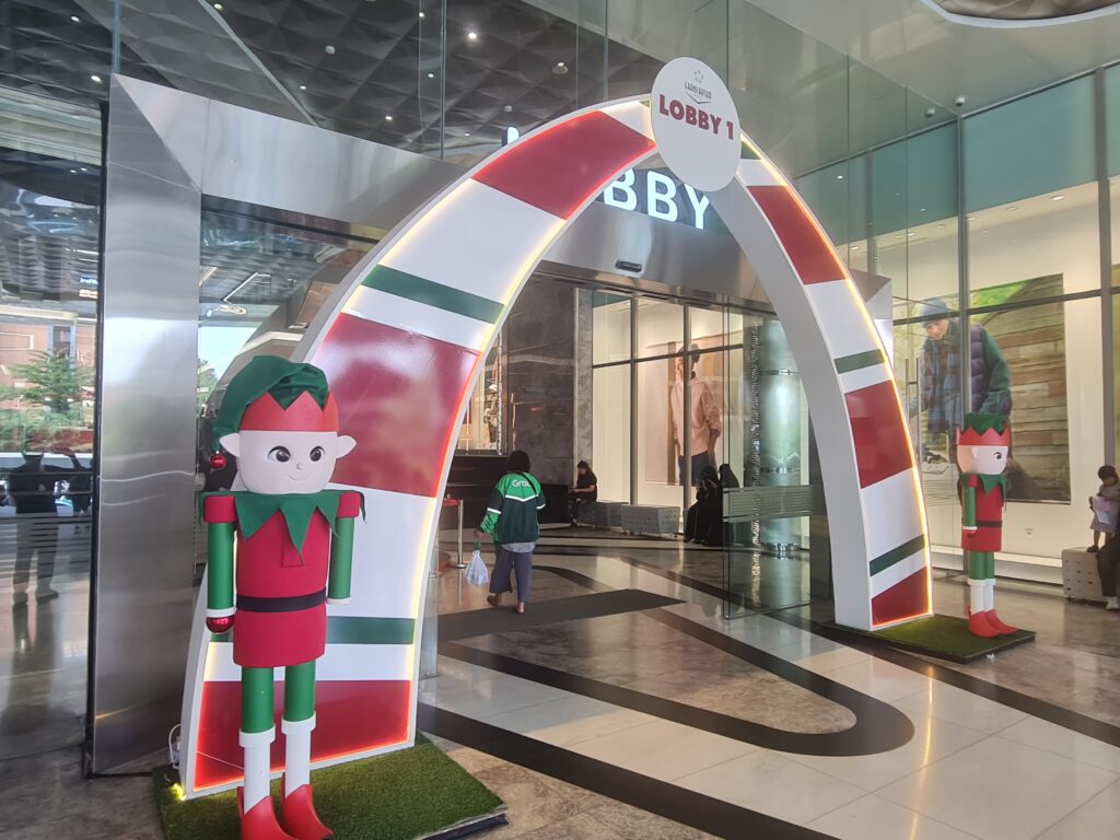 Grand Batam mall lobby 1 entrance with Christmas deco.